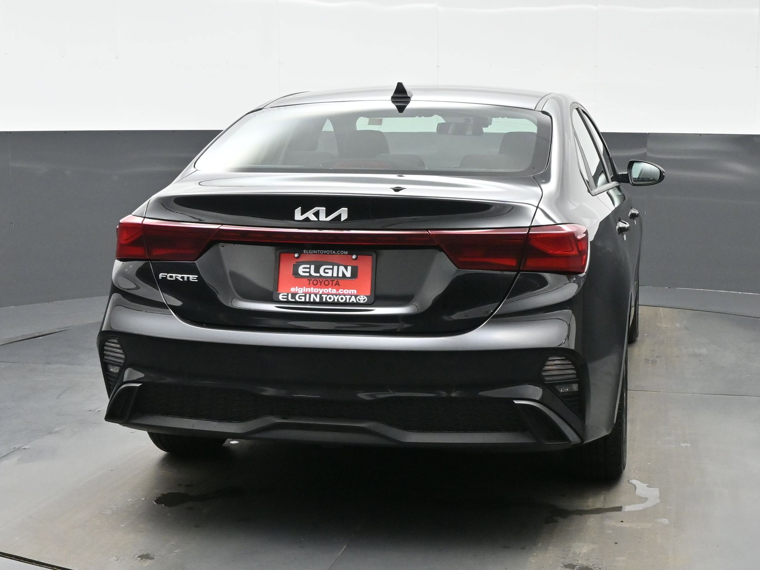 Used 2023 Kia Forte LXS w/ LXS Technology Package FWD image 5