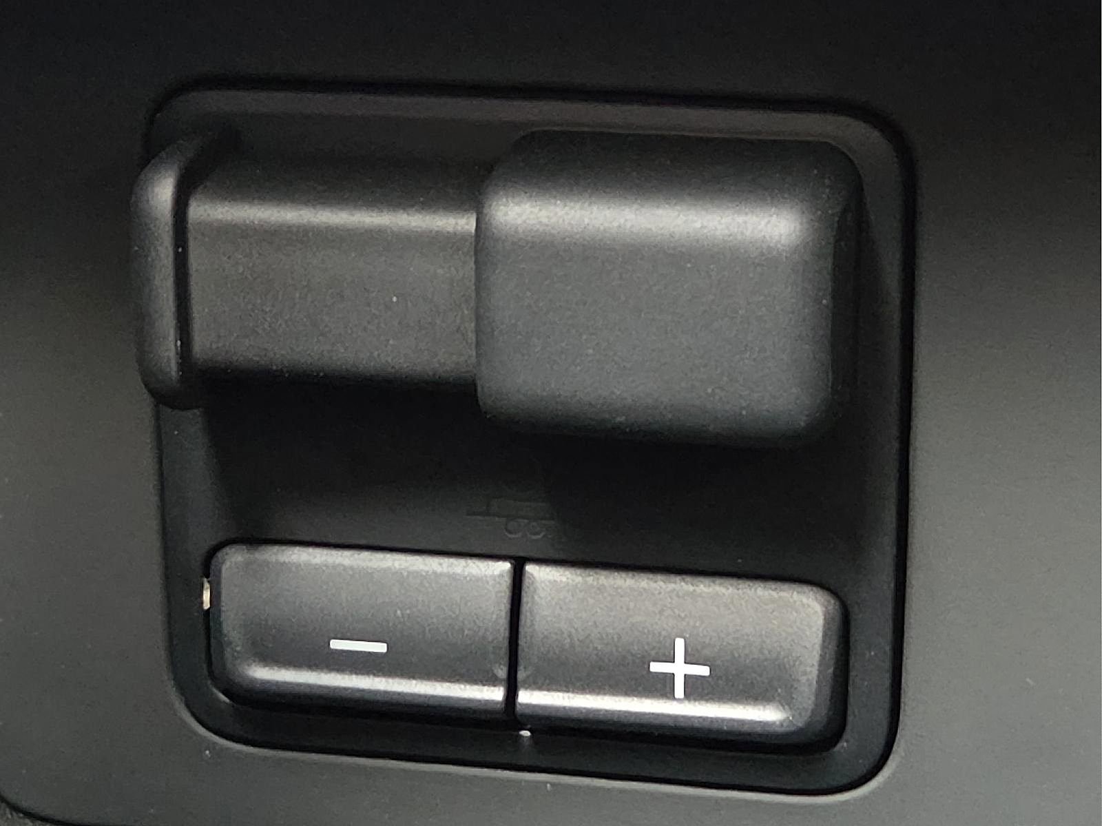 Used 2025 GMC Canyon AT4 w/ Nightfall Edition AWD/4WD image 20