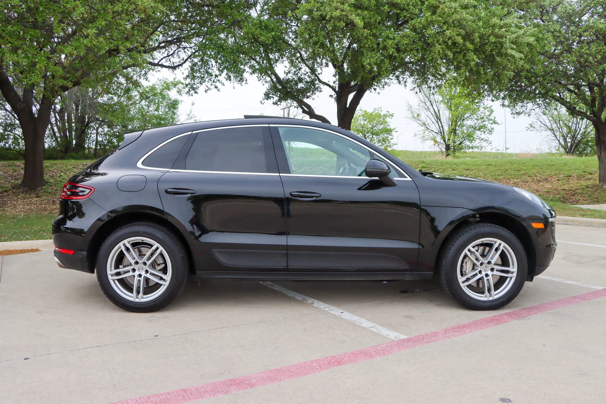Used 2017 Porsche Macan S image 8
