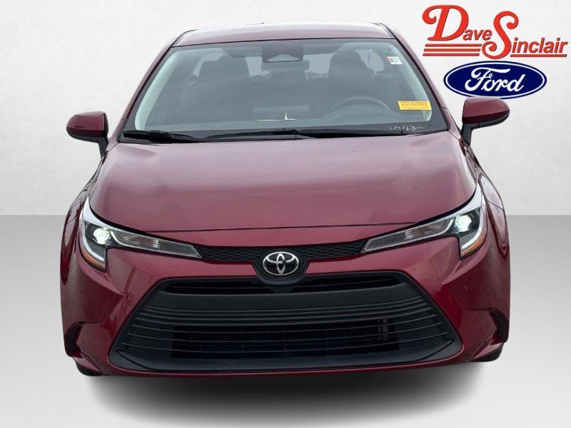 Used 2025 Toyota Corolla LE FWD image 2
