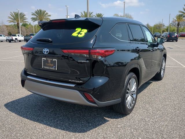 Used 2023 Toyota Highlander Platinum image 4