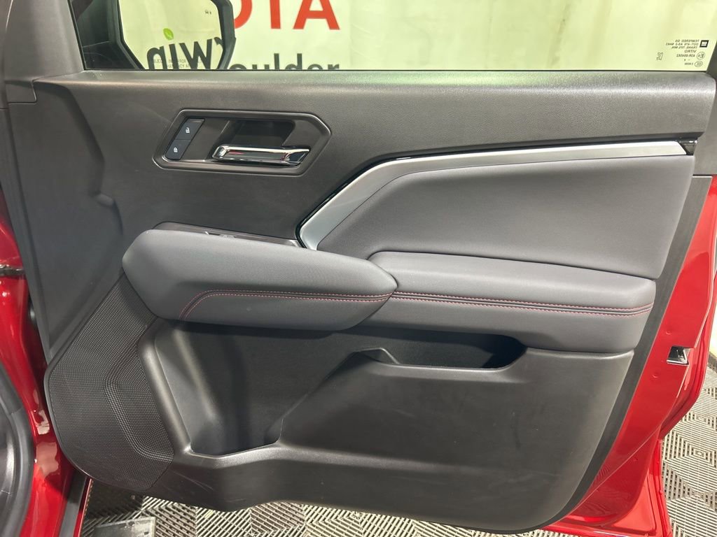 Used 2024 Chevrolet Colorado Z71 w/ Z71 Convenience Package 2 image 11