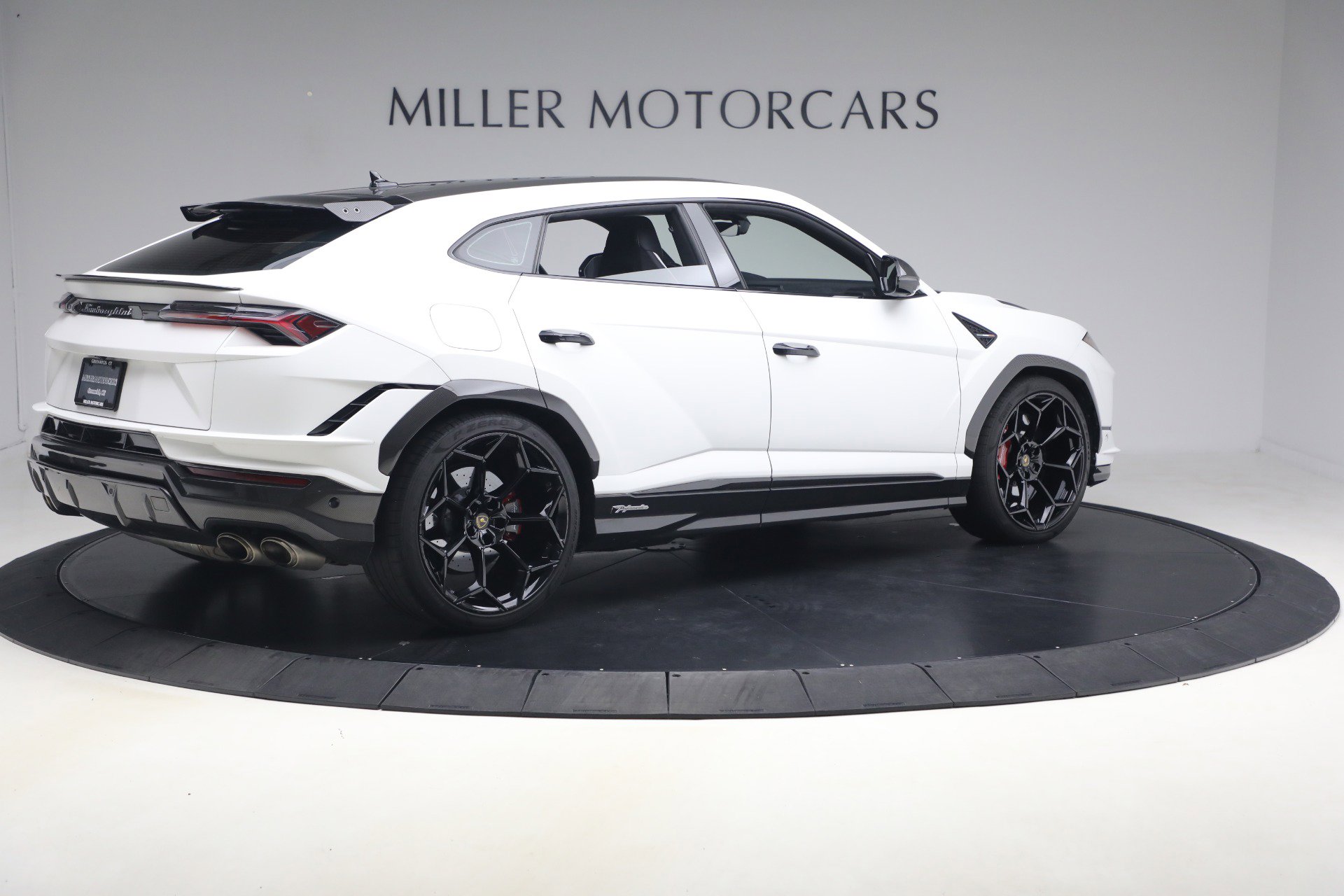 Used 2024 Lamborghini Urus Performante AWD/4WD image 9