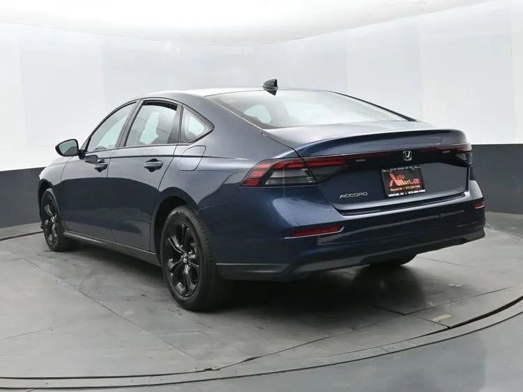 Used 2025 Honda Accord SE image 9