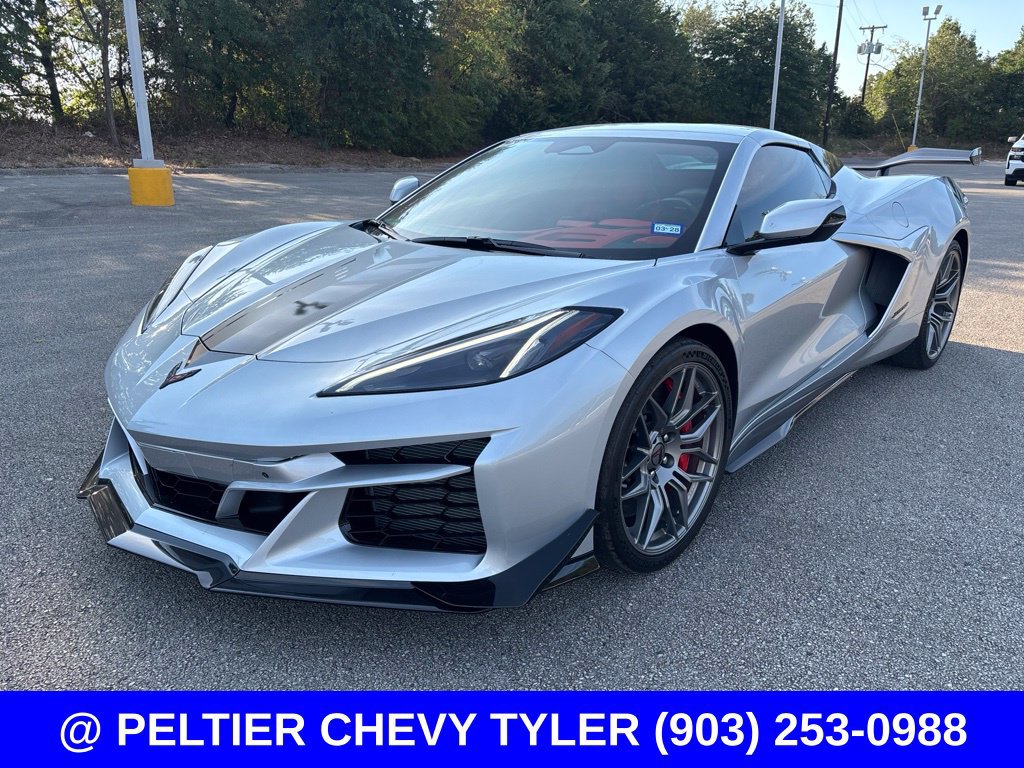 Used 2026 Chevrolet Corvette Z06 w/ Z07 Performance Package RWD image 3