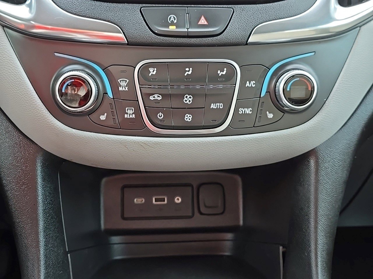 Certified 2024 Chevrolet Equinox LT image 18