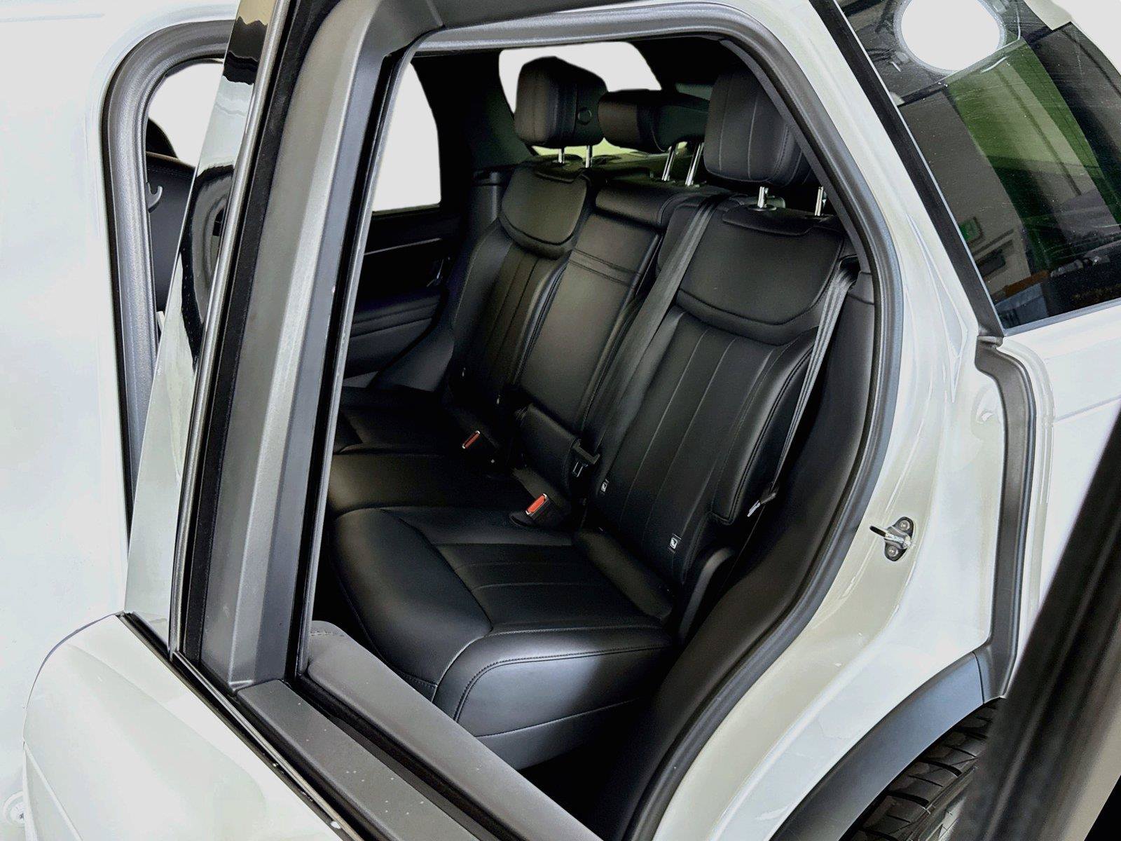 Used 2025 Land Rover Range Rover SE AWD/4WD image 22