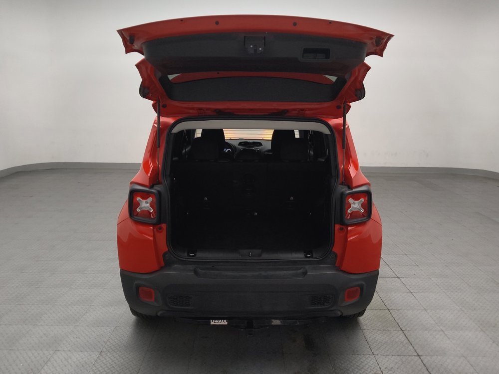 Used 2022 Jeep Renegade Latitude w/ Convenience Group AWD/4WD image 29