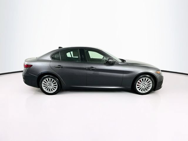 Used 2023 Alfa Romeo Giulia Sprint AWD/4WD image 10