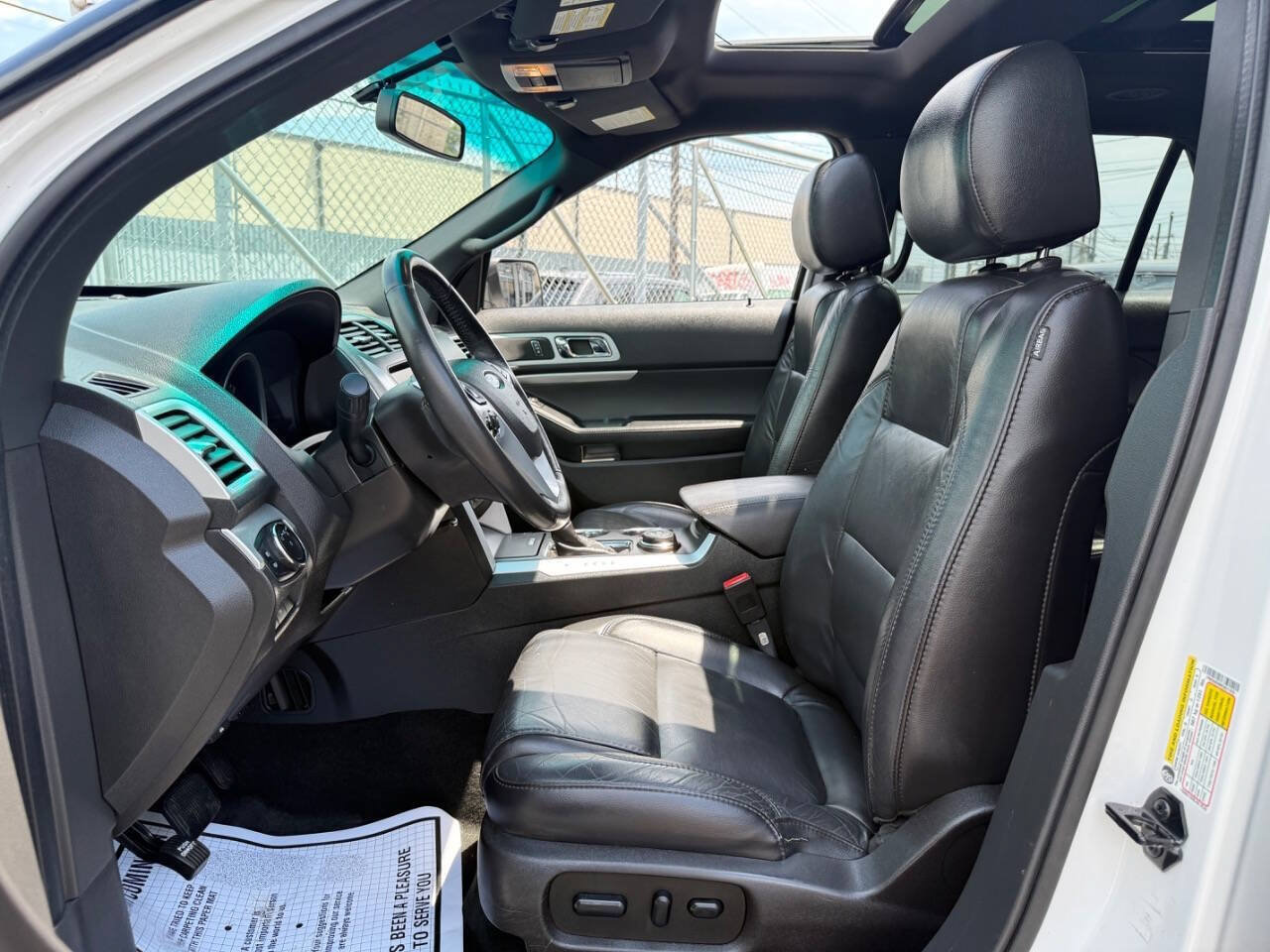 Used 2014 Ford Explorer XLT w/ Equipment Group 202A AWD/4WD image 10