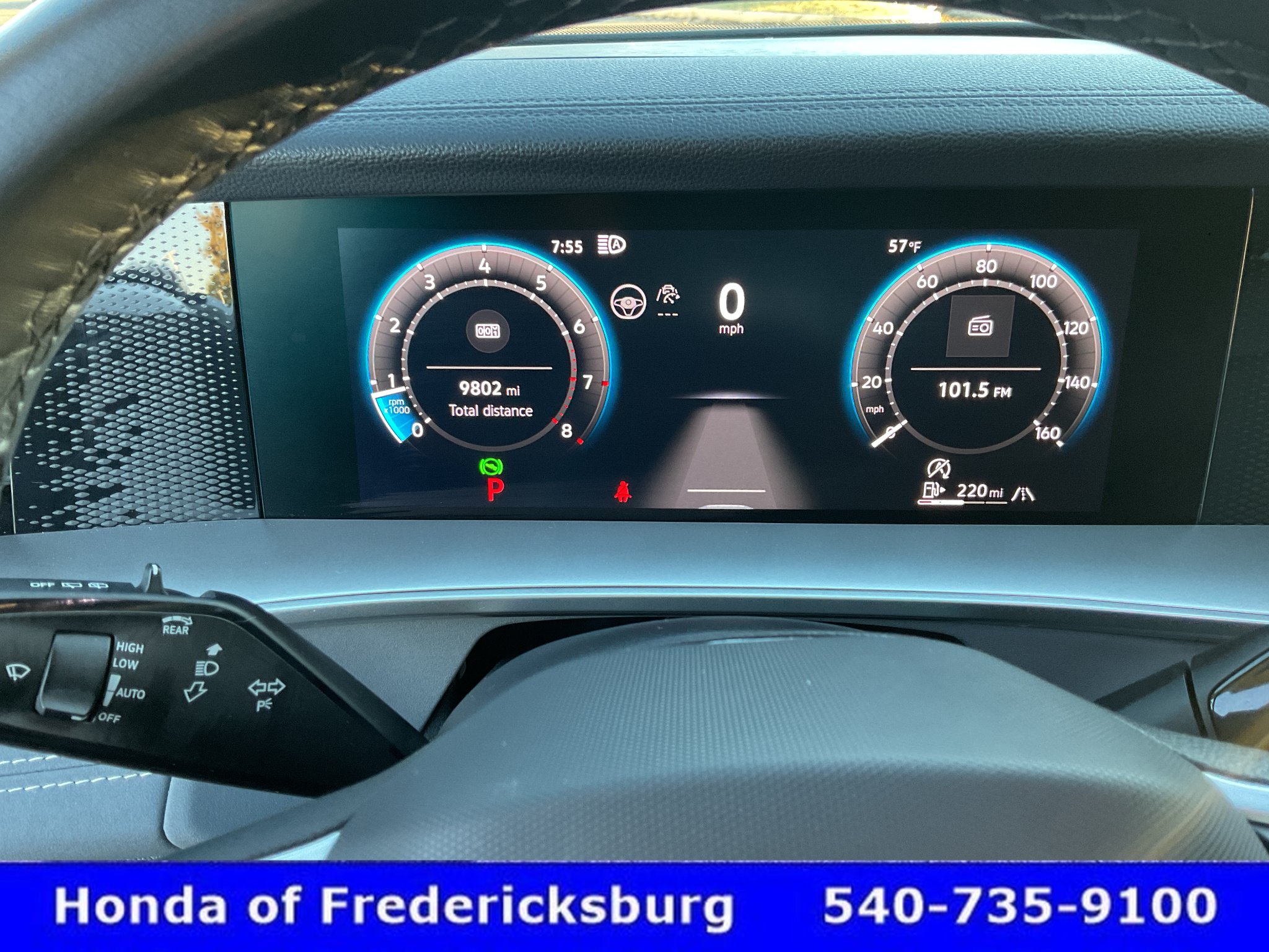 Used 2025 Volkswagen Tiguan SE R-Line AWD/4WD image 32