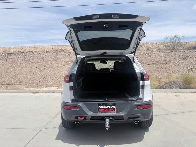 Used 2017 Jeep Cherokee Trailhawk AWD/4WD image 29