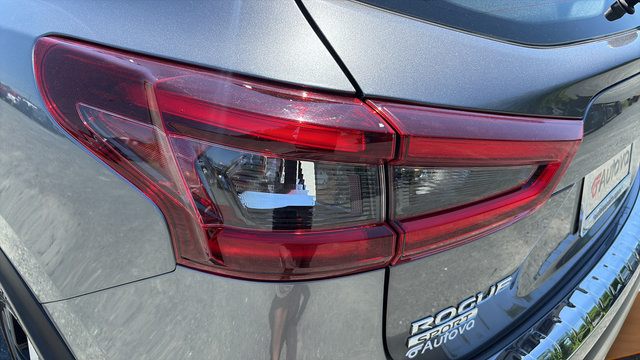 Used 2022 Nissan Rogue Sport SL AWD/4WD image 28