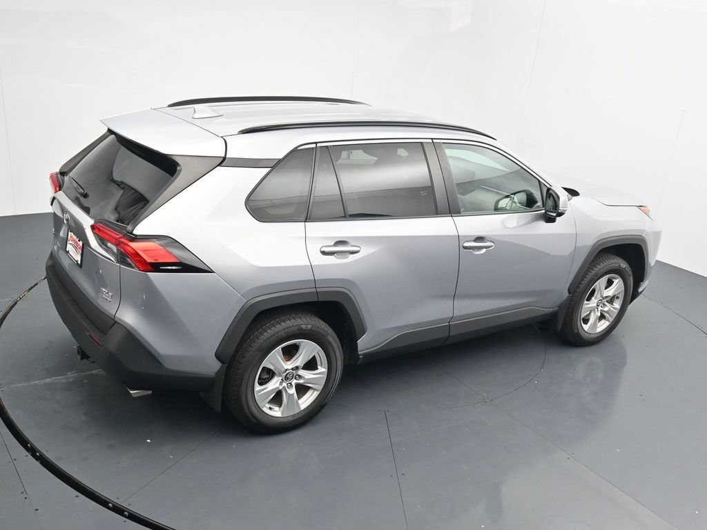 Used 2021 Toyota RAV4 XLE AWD/4WD image 34