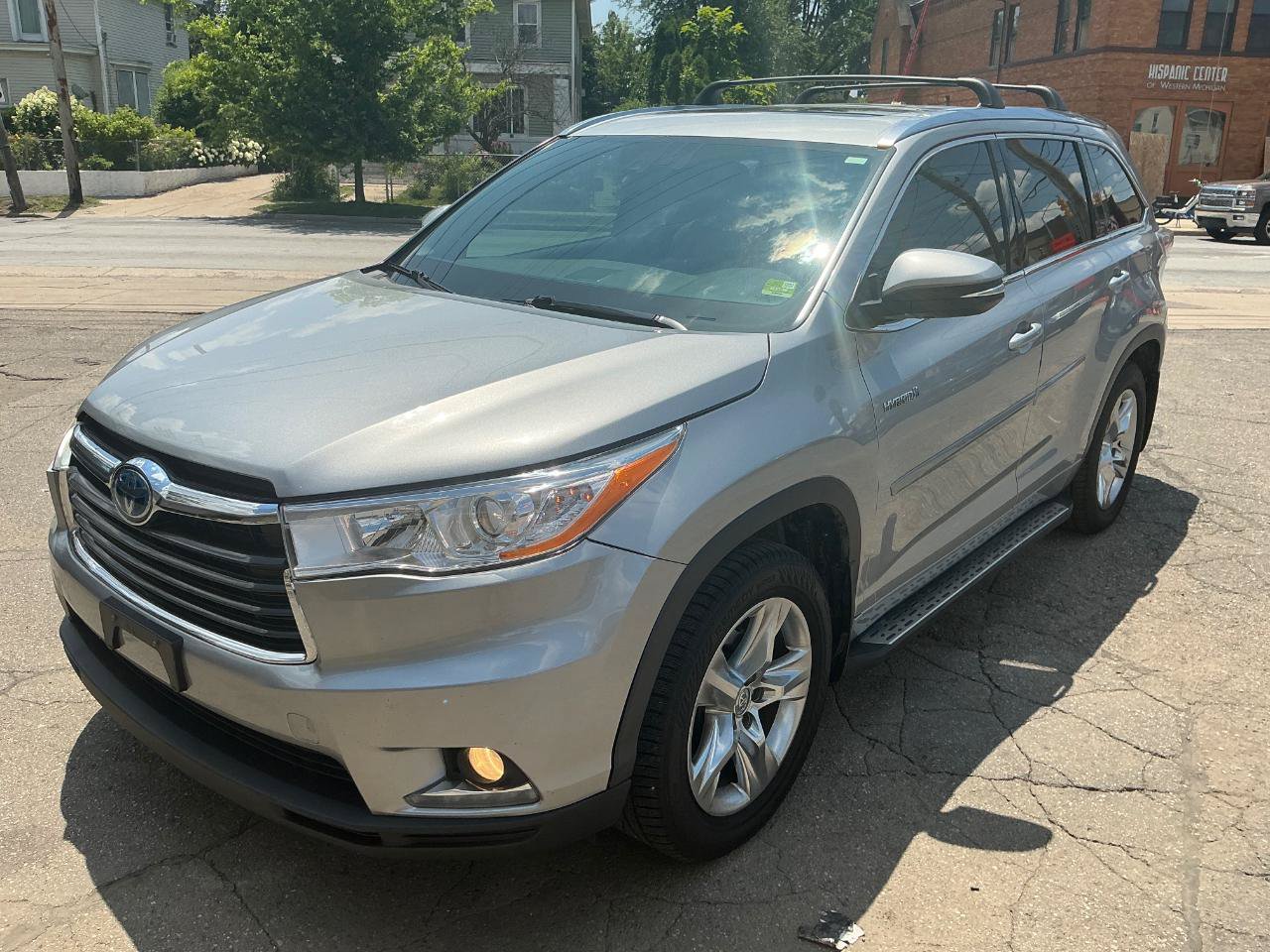 Used 2015 Toyota Highlander Limited w/ Driver Technology Package AWD/4WD image 7
