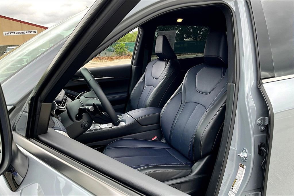 Certified 2026 INFINITI QX60 Sport w/ Dark Cargo Package AWD/4WD image 38