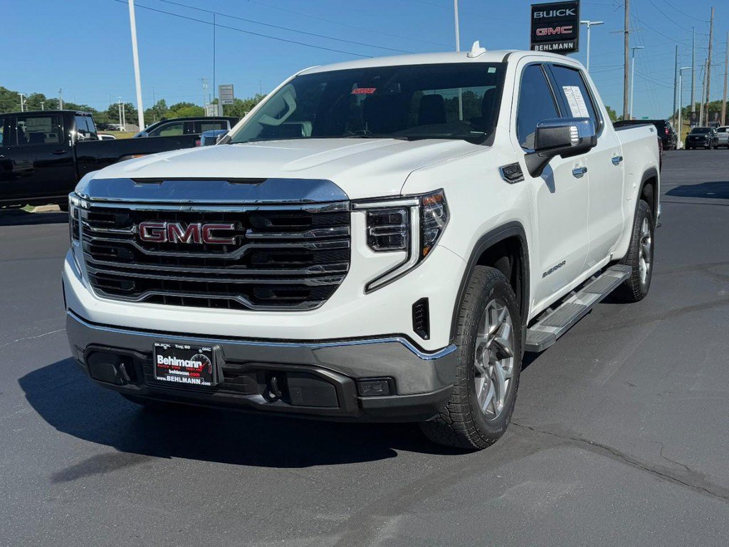 Used 2023 GMC Sierra 1500 SLT w/ SLT Premium Package AWD/4WD image 11