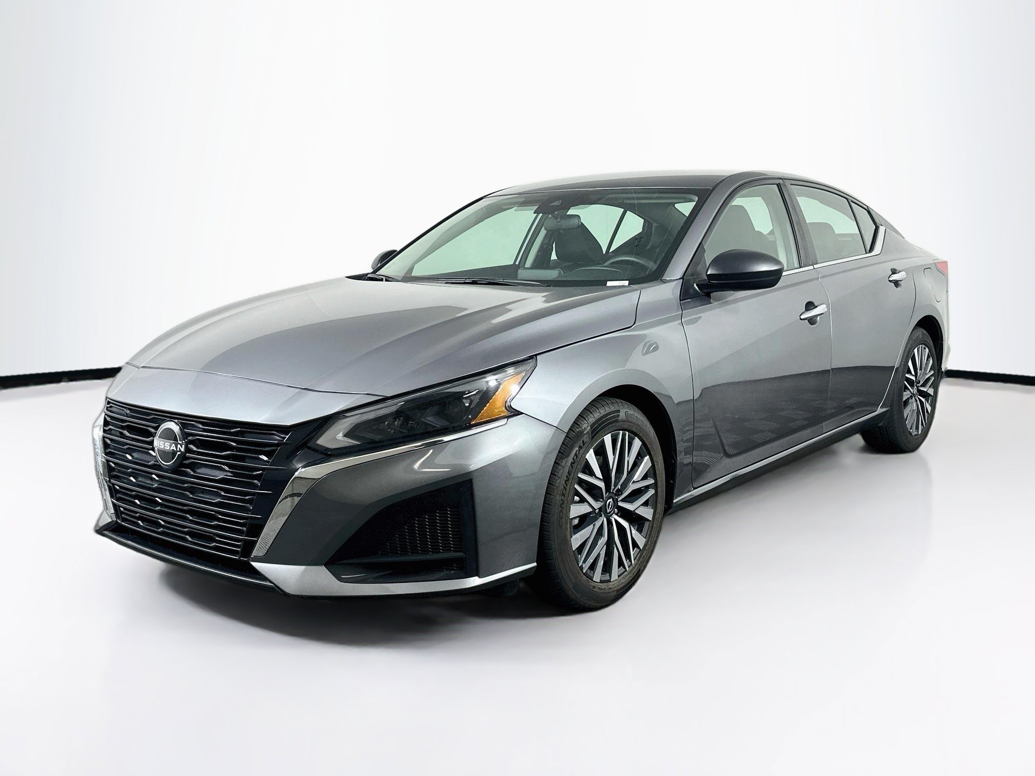 Used 2024 Nissan Altima 2.5 SV FWD image 3