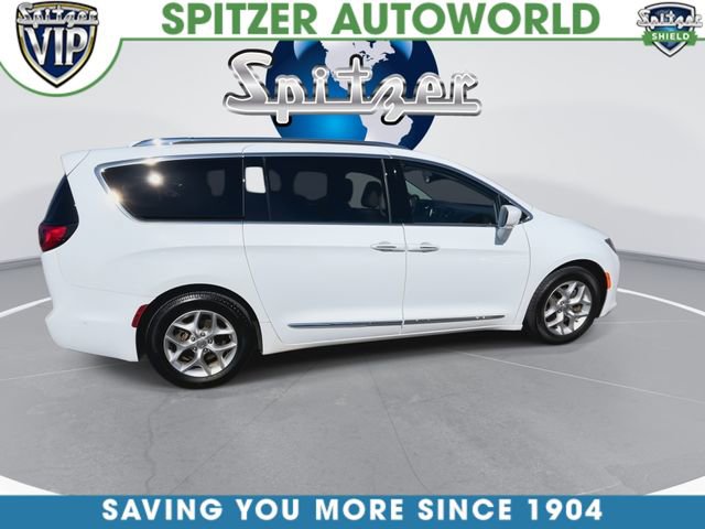 Used 2019 Chrysler Pacifica Touring-L Plus image 10