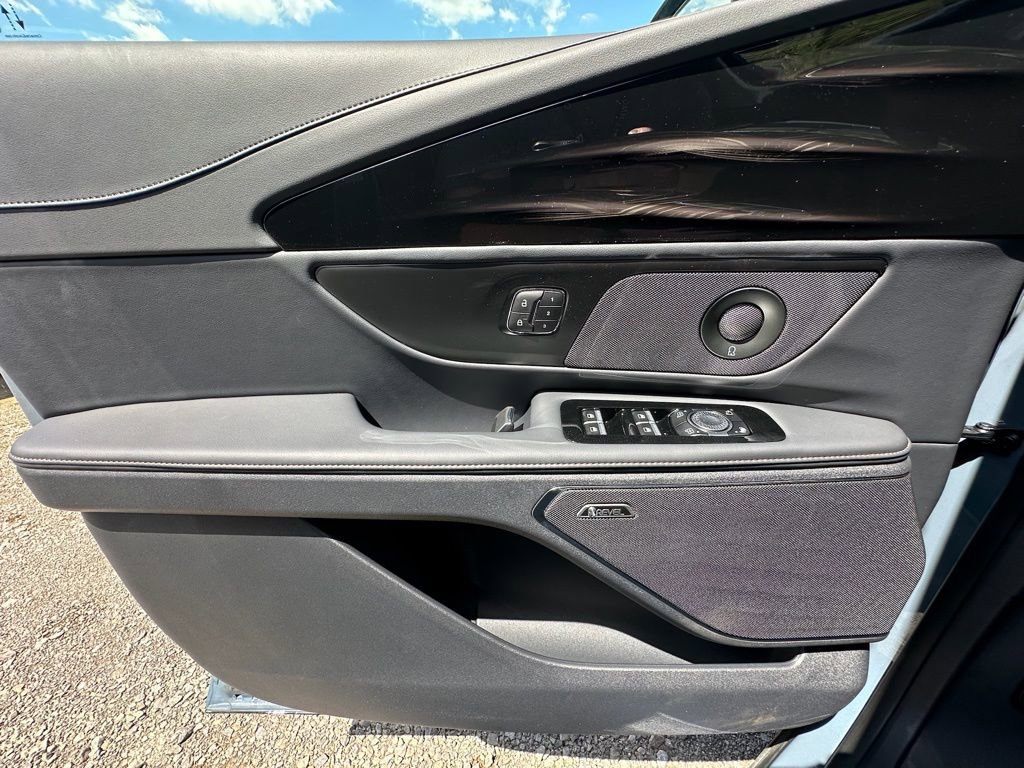 New 2026 Lincoln Nautilus Reserve w/ Jet Appearance Package AWD/4WD image 18