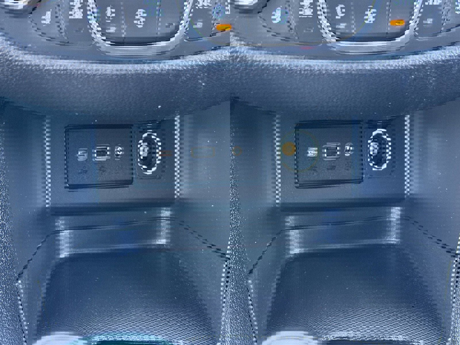 Used 2020 Chevrolet Equinox LT image 29