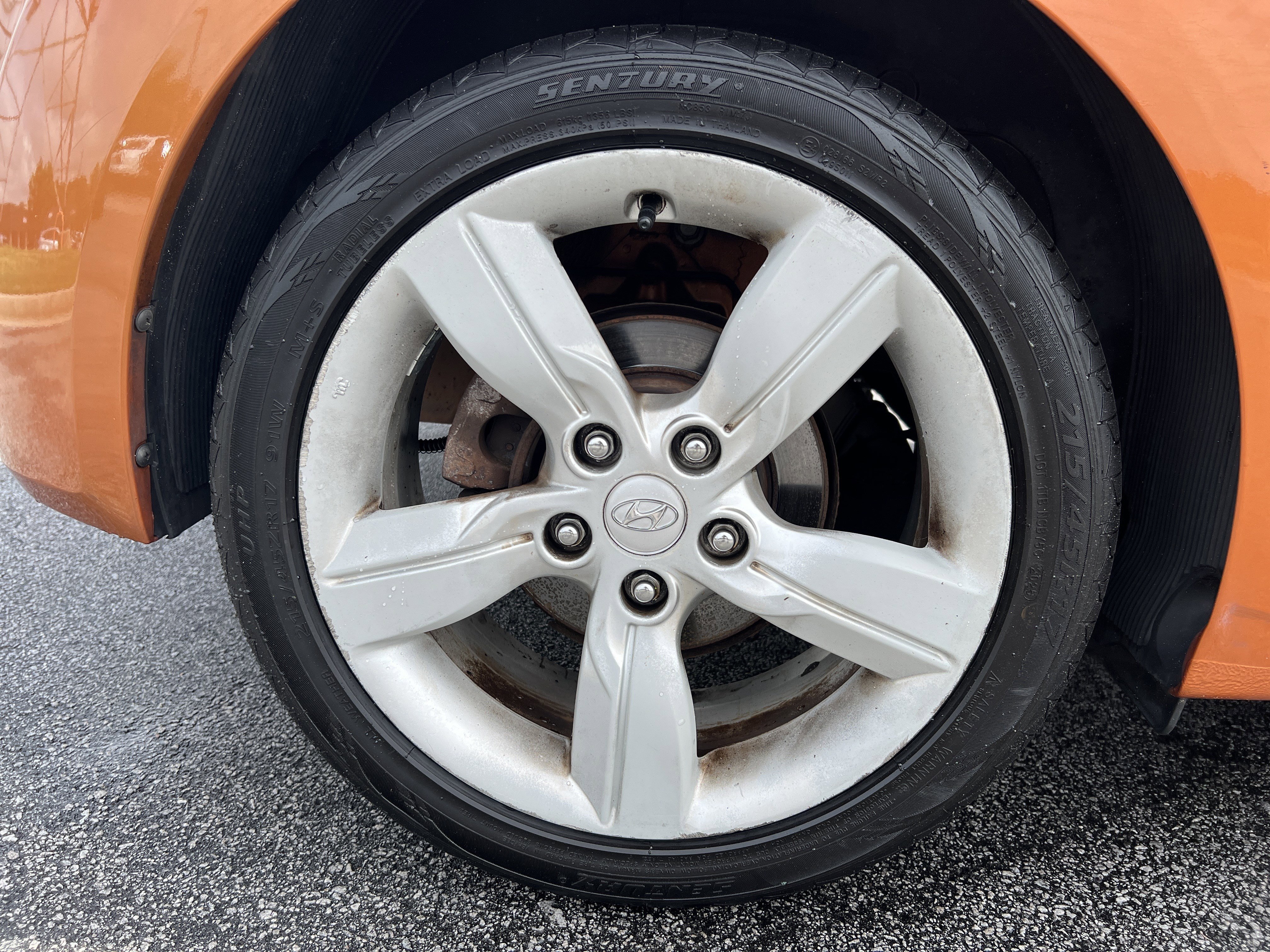 Used 2014 Hyundai Veloster FWD image 18