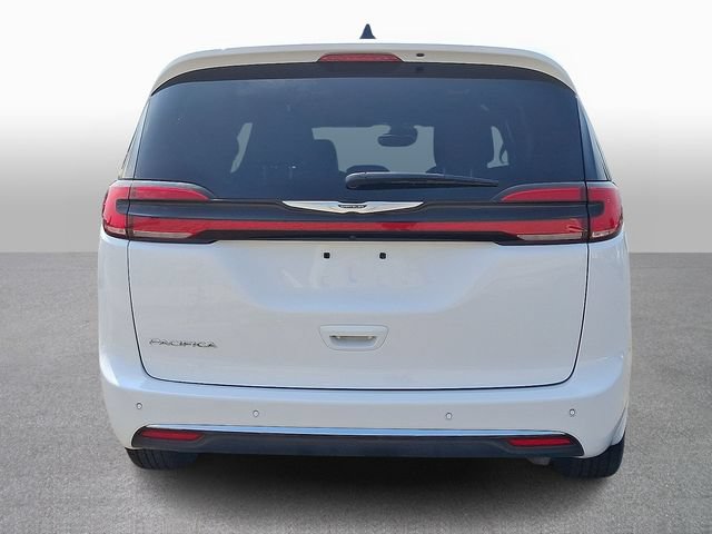 Used 2025 Chrysler Pacifica Select FWD image 5