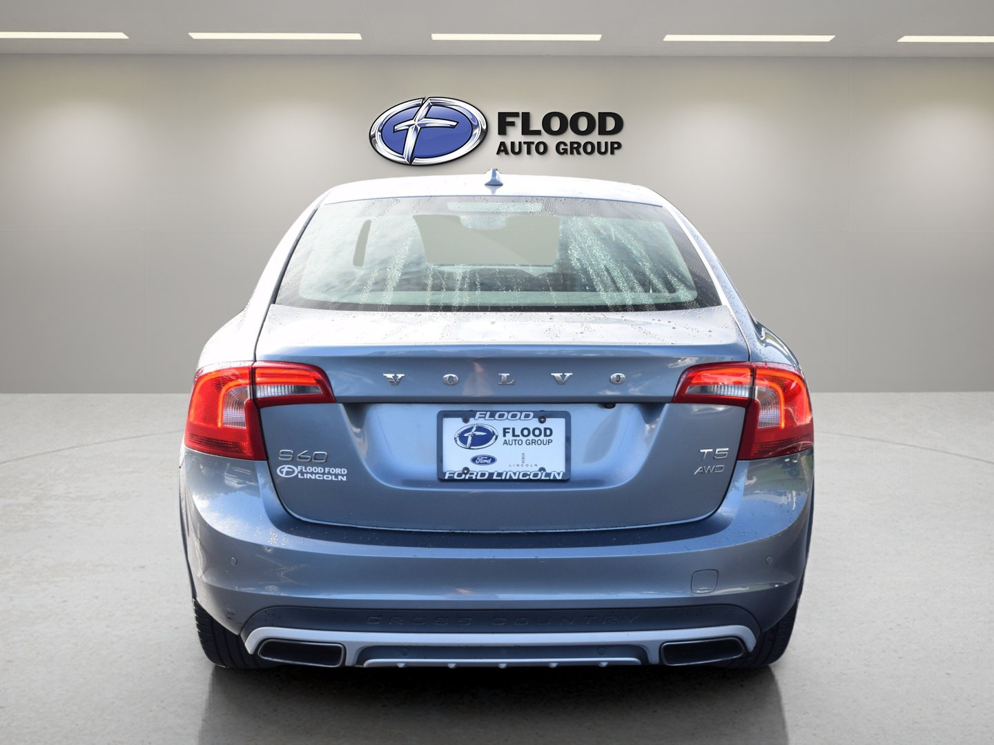 Used 2018 Volvo S60 T5 Cross Country Platinum AWD/4WD image 5