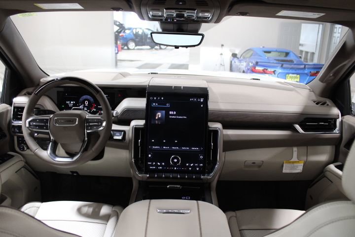 New 2026 GMC Yukon Denali w/ Denali Reserve Package image 3