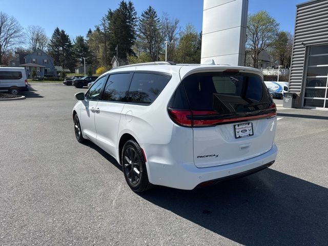 Used 2021 Chrysler Pacifica Touring-L w/ Premium & Safety Sphere Group image 8
