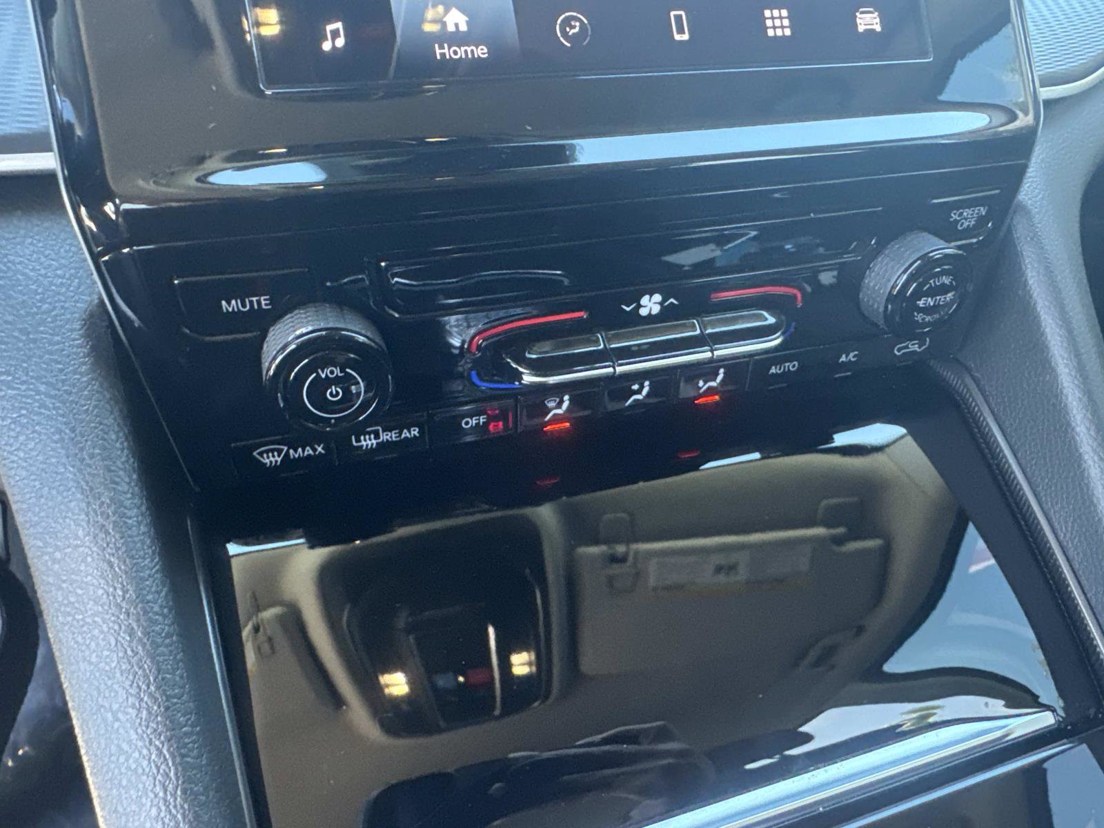 Used 2023 Jeep Grand Cherokee Laredo image 22