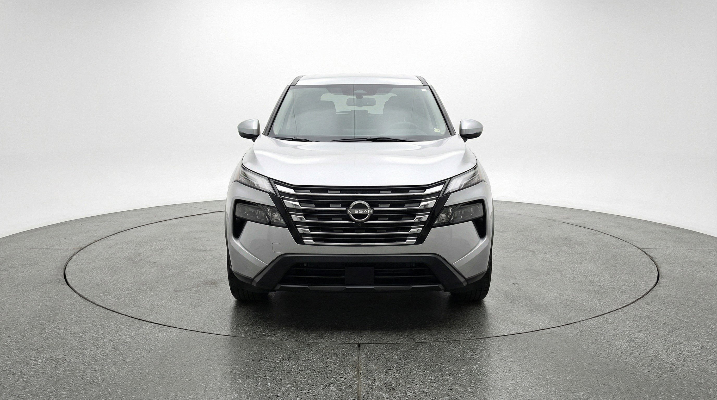 Used 2025 Nissan Rogue SV image 2