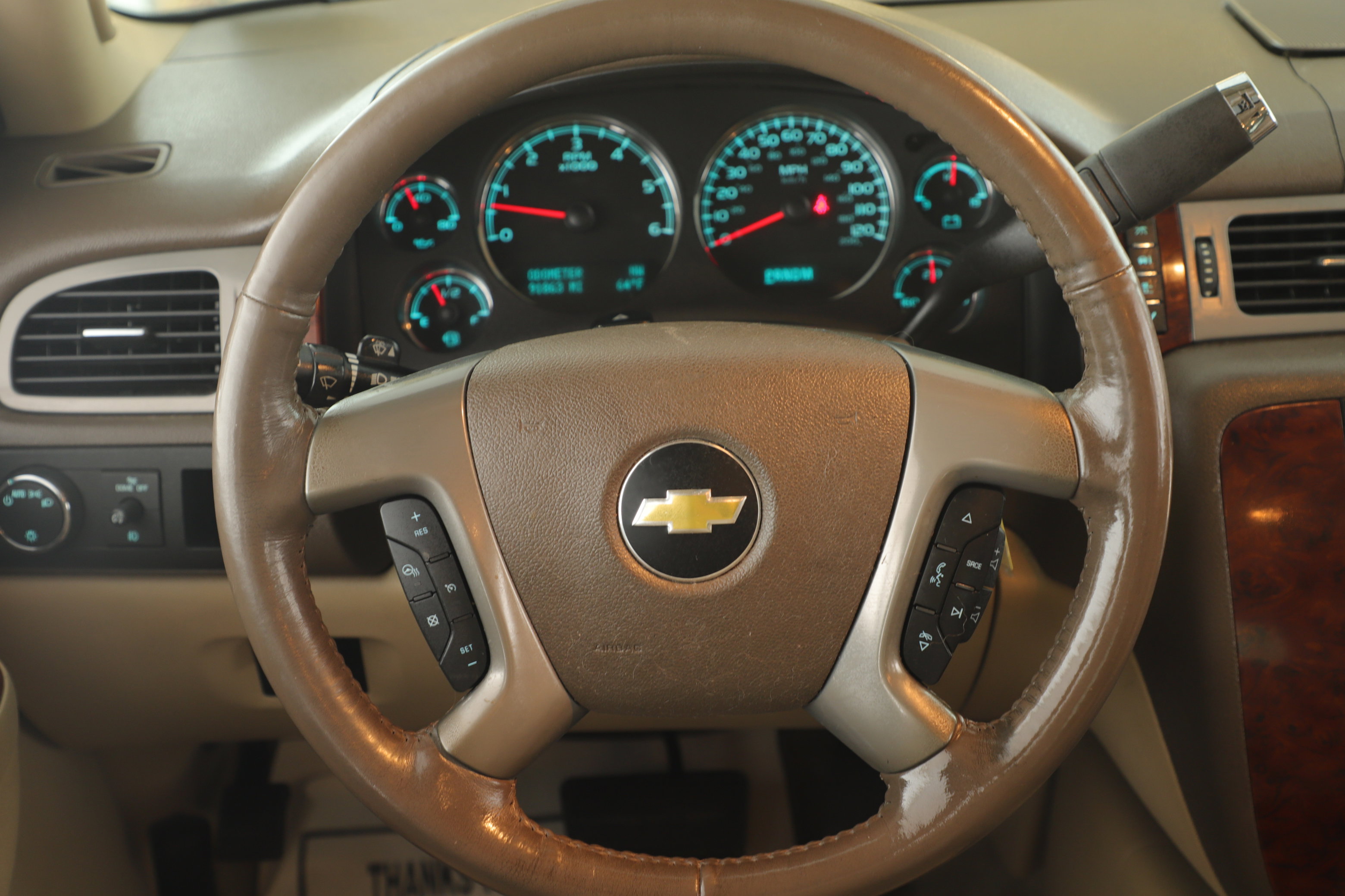 Used 2013 Chevrolet Suburban LTZ image 19