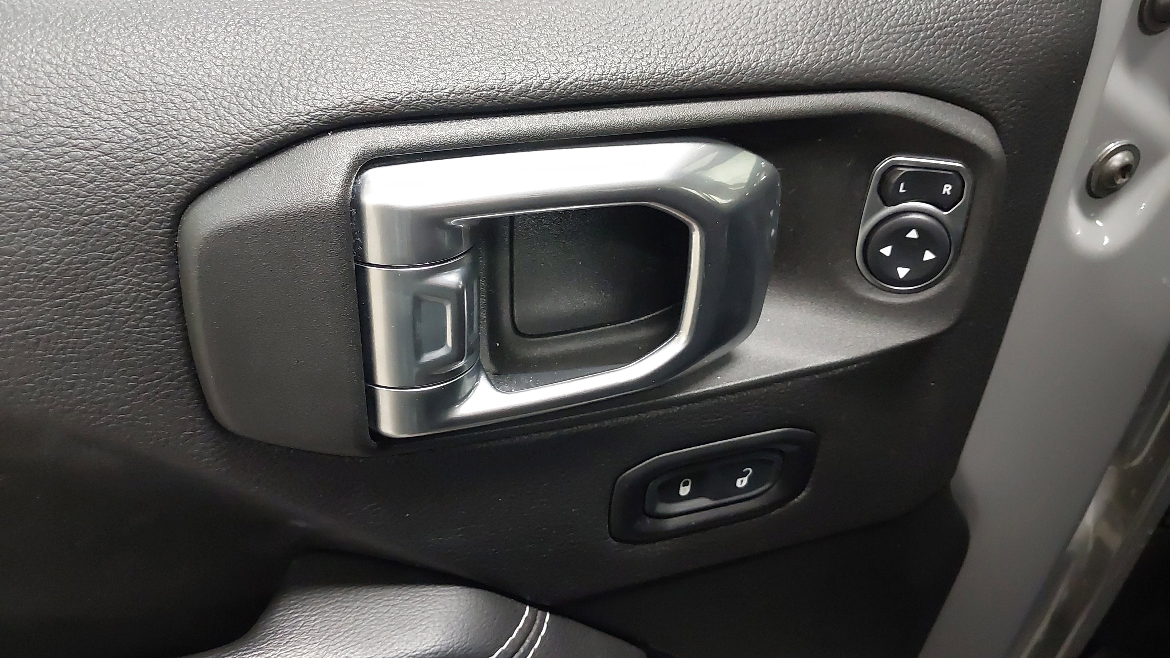 Used 2021 Jeep Wrangler Unlimited Sahara w/ Cold Weather Group image 25