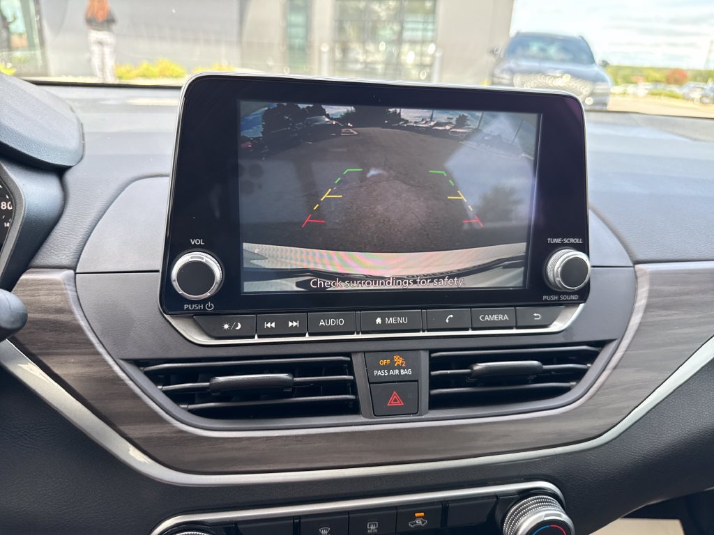 Used 2025 Nissan Altima 2.5 SV FWD image 24