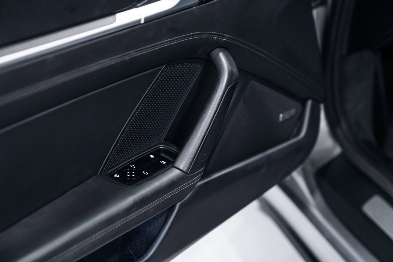 Used 2021 Porsche 911 Turbo S image 23