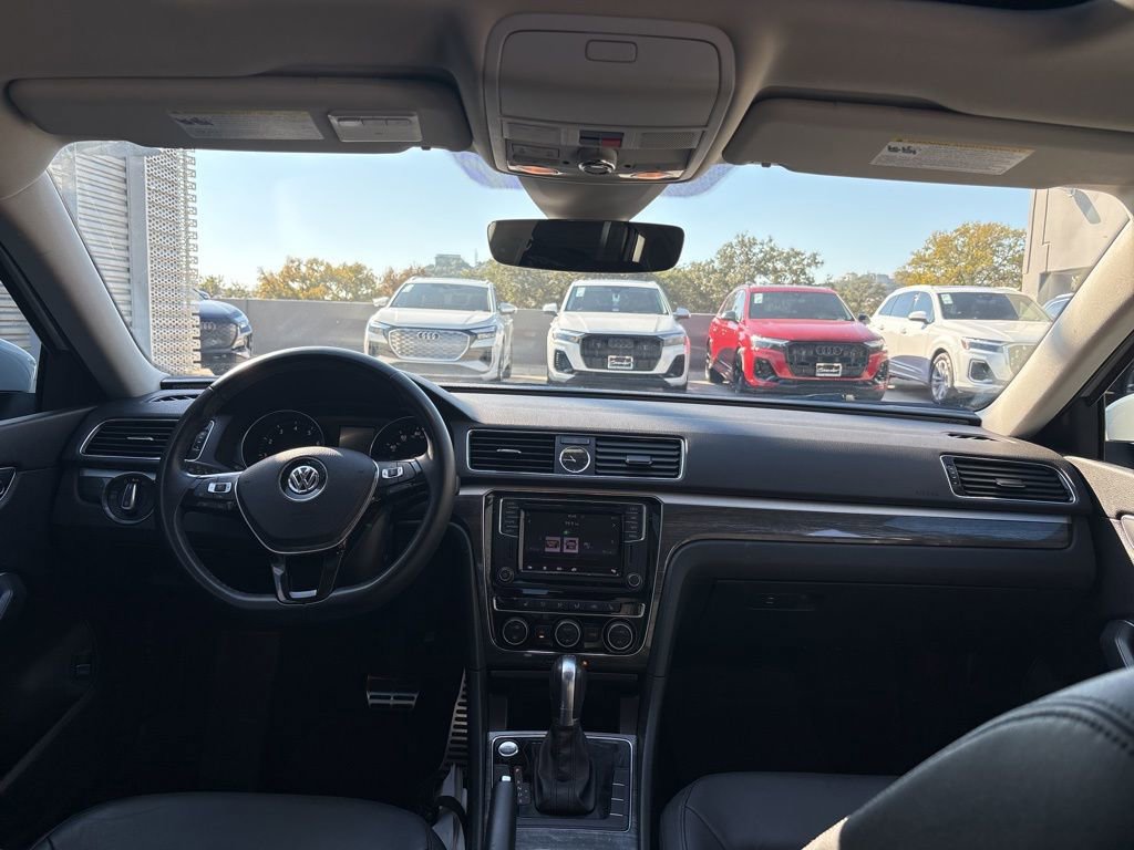 Used 2017 Volkswagen Passat 3.6 SEL Premium image 19