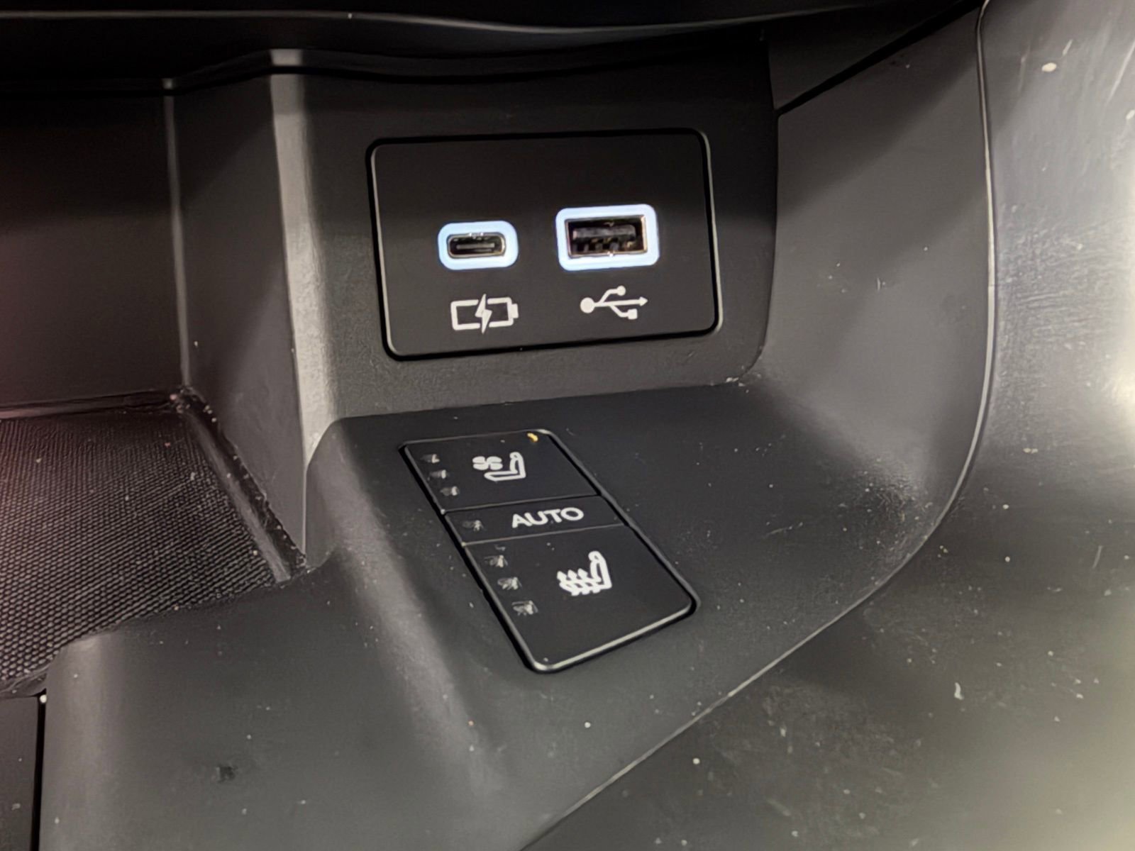 Used 2024 Lexus LX 600 4WD w/ Interior Upgrade Package image 37