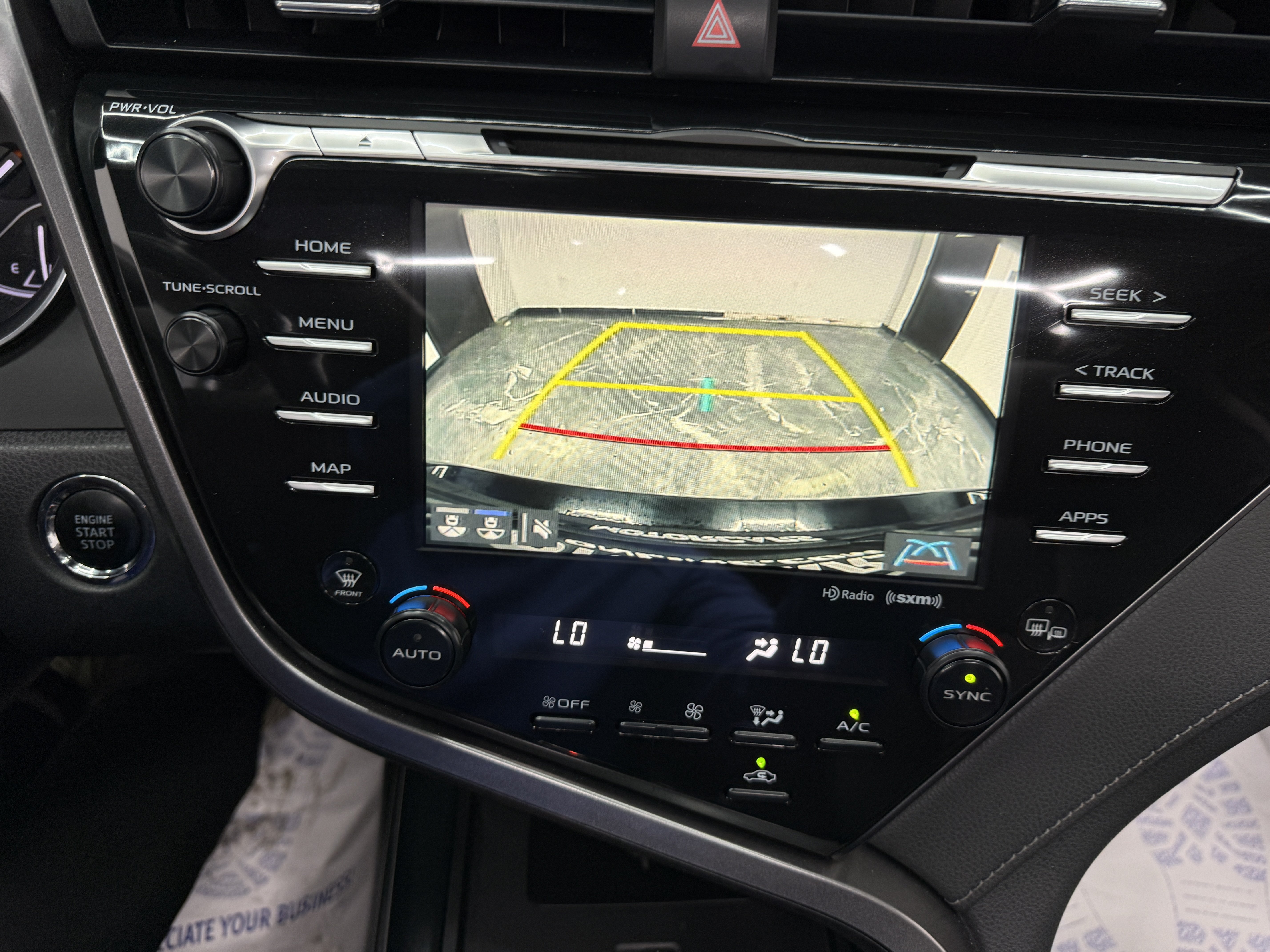 Used 2019 Toyota Camry SE FWD image 19
