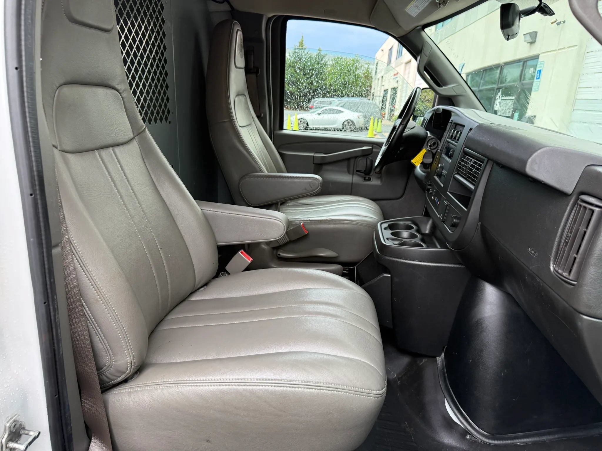 Used 2021 Chevrolet Express 2500 w/ Driver Convenience Package RWD image 27