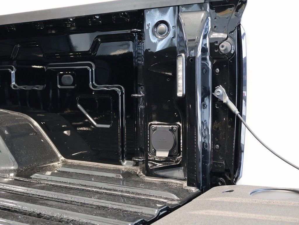 New 2025 GMC Sierra 2500 SLT w/ SLT Convenience Package image 36