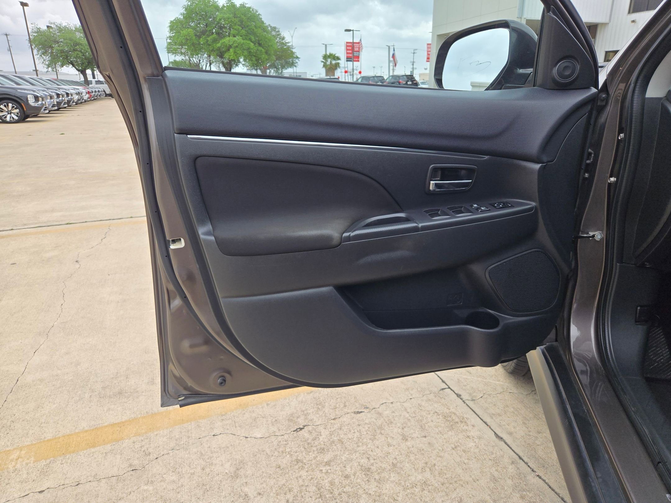 Used 2017 Mitsubishi Outlander Sport ES FWD image 12