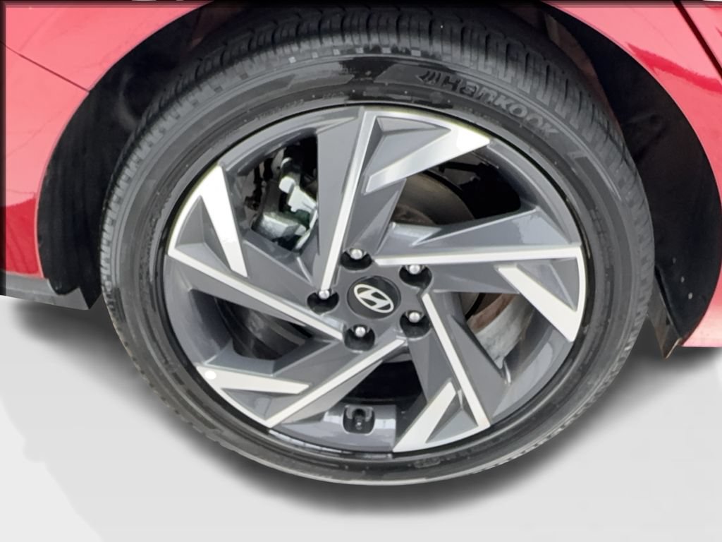 Used 2025 Hyundai Elantra SEL FWD image 16