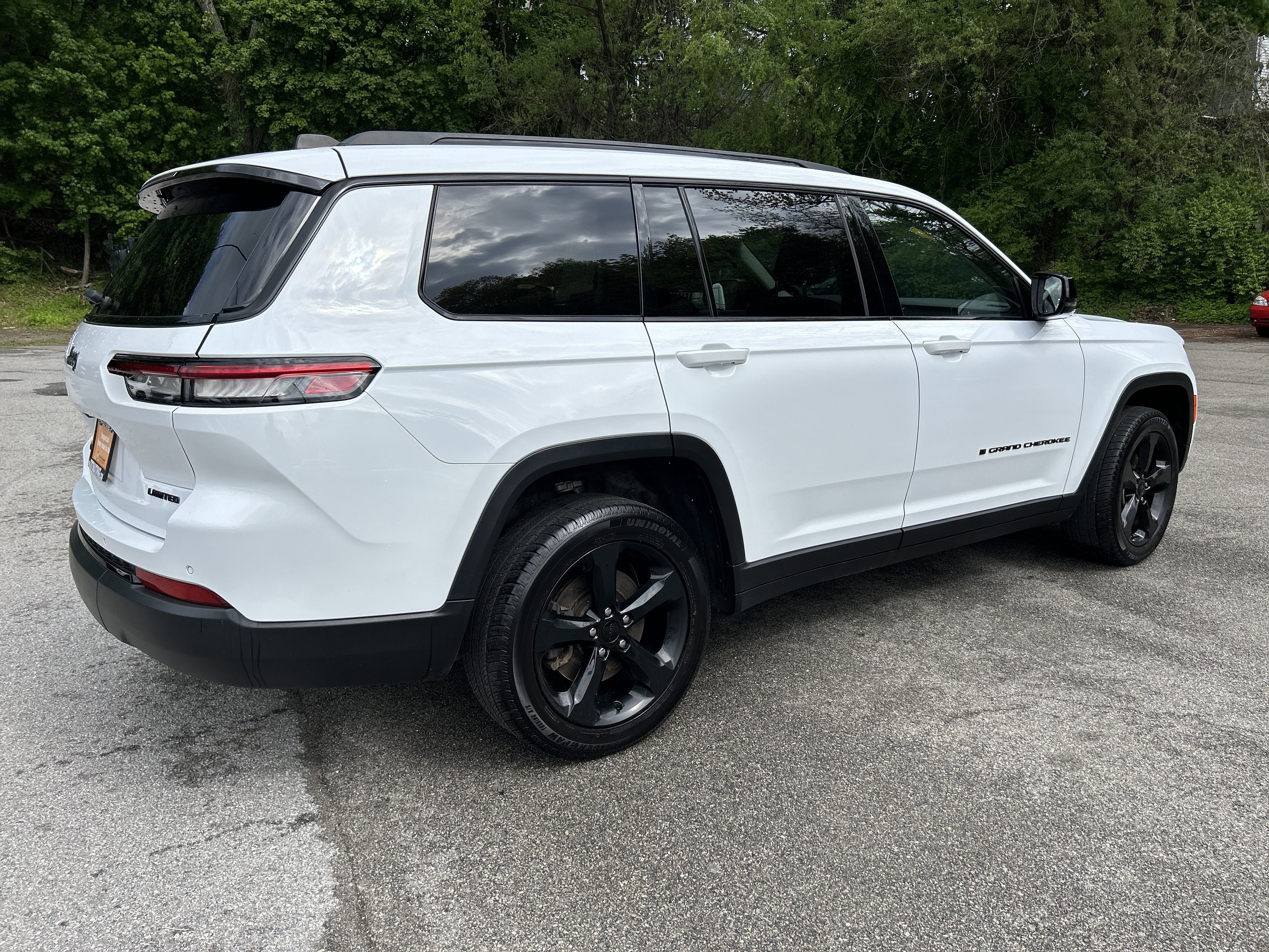 Certified 2023 Jeep Grand Cherokee L Limited w/ Black Appearance Package AWD/4WD image 6