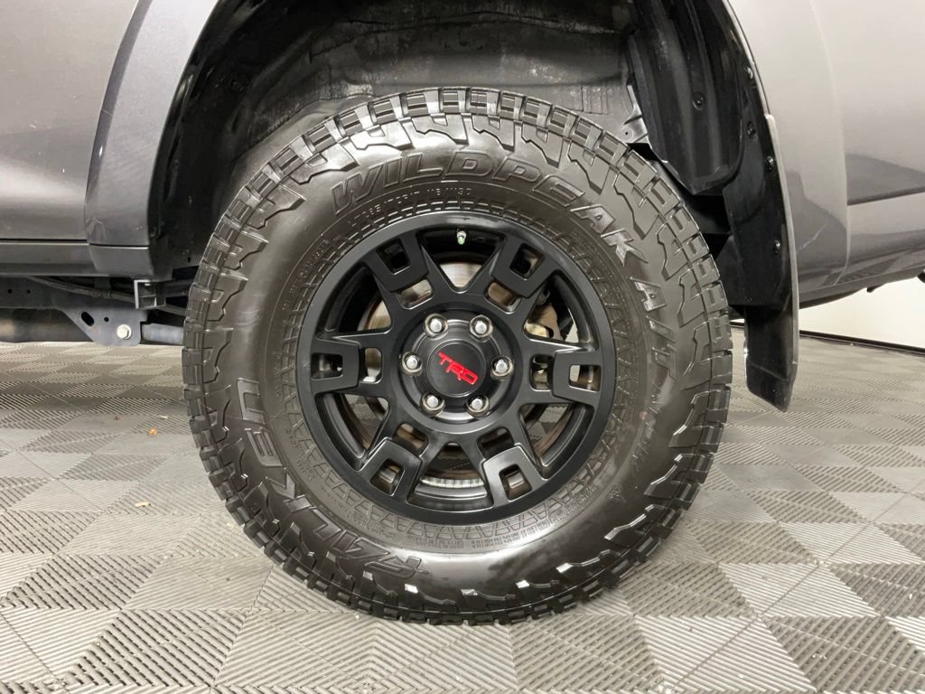 Used 2019 Toyota 4Runner TRD Off-Road AWD/4WD image 10