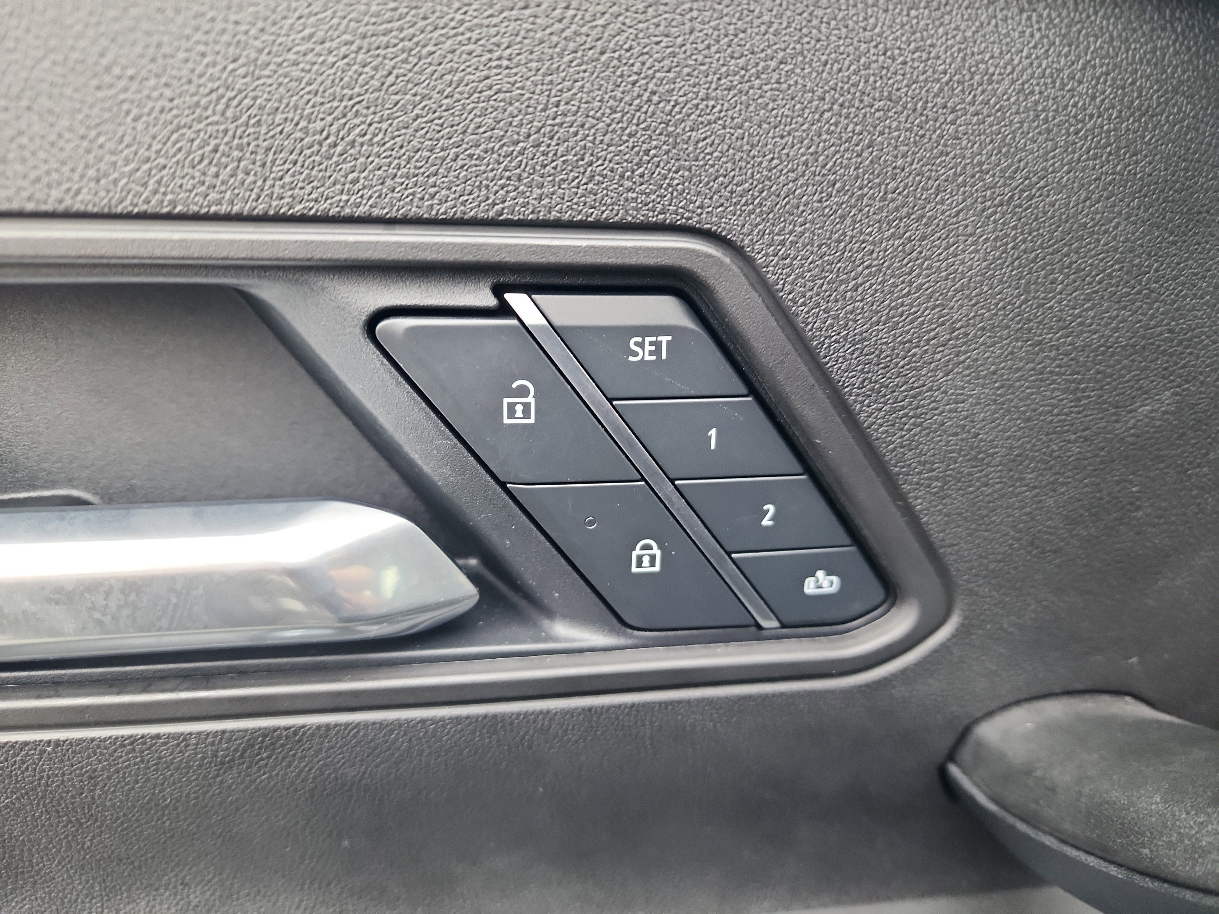 Used 2025 GMC Hummer EV 3X w/ Extreme Off-Road Package image 13