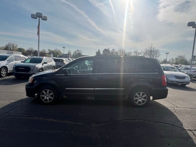 Used 2011 Chrysler Town & Country Touring FWD image 2