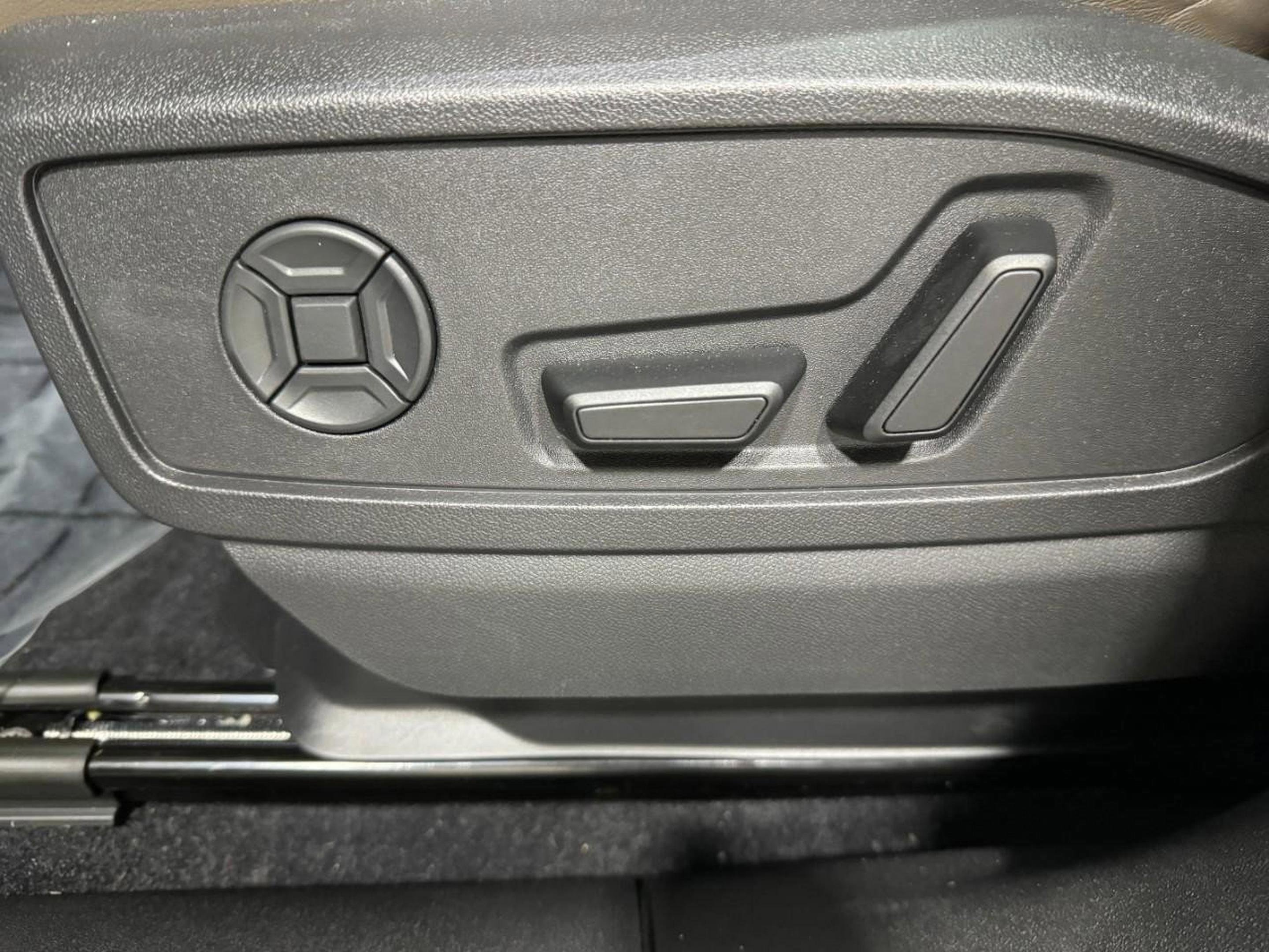 New 2025 Audi Q5 Premium image 24