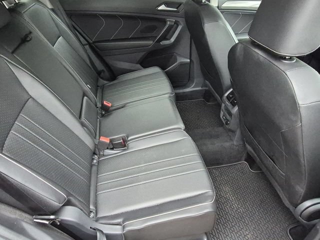 Used 2024 Volkswagen Tiguan SE AWD/4WD image 24