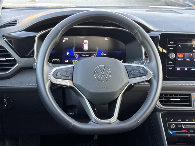 Used 2025 Volkswagen Taos SE image 7